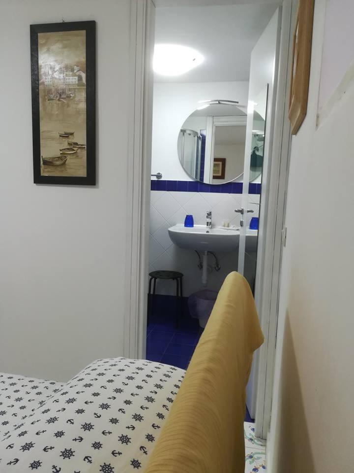 Villa Iscla Maison D'Hotes Ischia Bagian luar foto